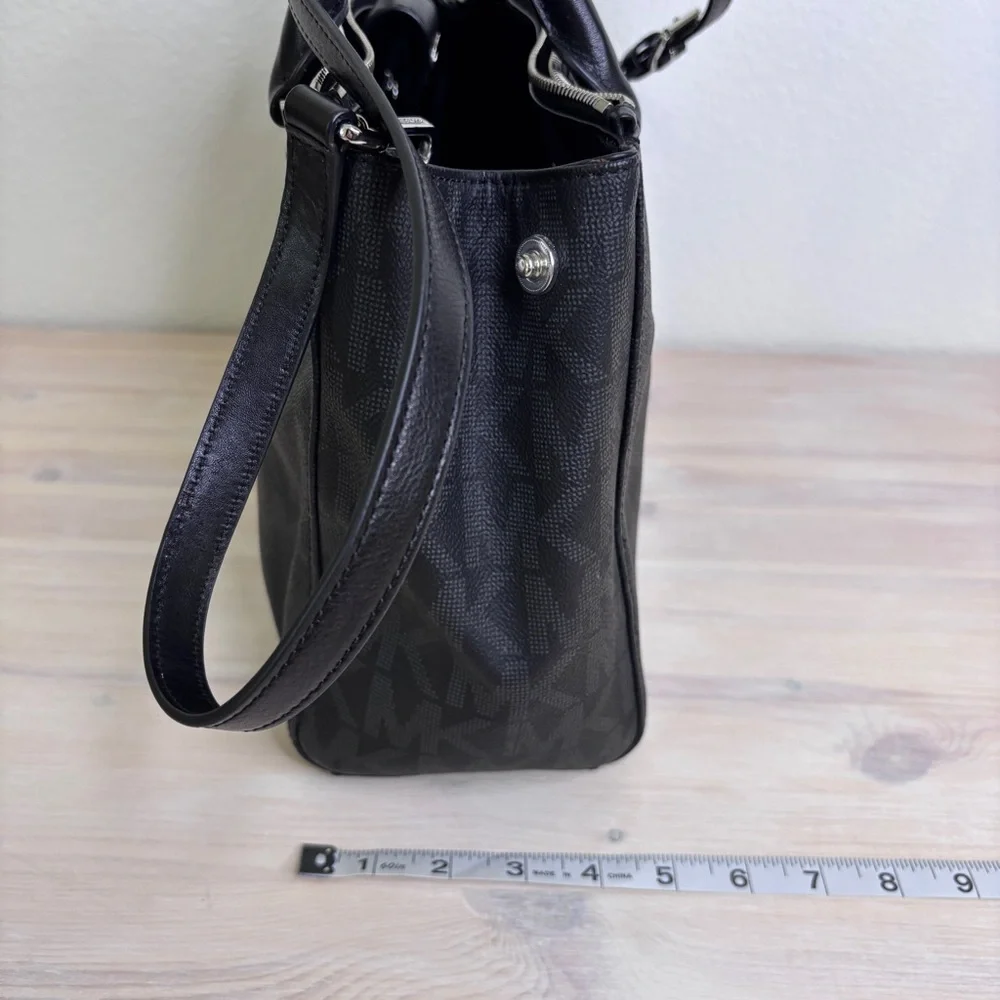 Michael Kors Sutton satchel - Picture 3 of 8